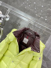 Load image into Gallery viewer, CLTH232 White Duck Down