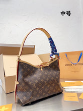 Load image into Gallery viewer, LB739 CarryAll PM / 11.4x9.4x4.7inch