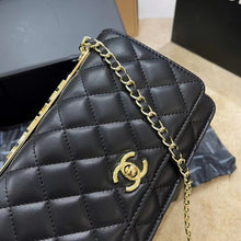 Load image into Gallery viewer, CC647 Wallet on the Chain / 4.8 × 7.5 × 1.4 in