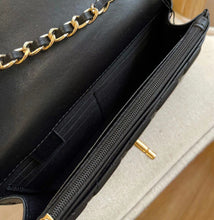 Load image into Gallery viewer, CC647 Wallet on the Chain / 4.8 × 7.5 × 1.4 in