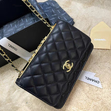 Load image into Gallery viewer, CC647 Wallet on the Chain / 4.8 × 7.5 × 1.4 in