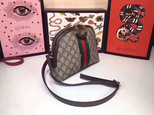 Load image into Gallery viewer, GC082 9.25x7.48x3.15