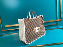 Load image into Gallery viewer, GC104 Size 13.78x10.63x4.72 inch