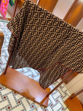 Load image into Gallery viewer, CLTH005 140x140cm