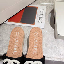 Load image into Gallery viewer, SE838 CC Slippers / Size4-9