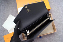 Load image into Gallery viewer, LB676 Sarah Wallet / 7.5 x 3.9 x 0.8 inches