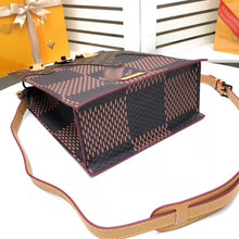 Load image into Gallery viewer, LB032 10.24x13.98x4.7