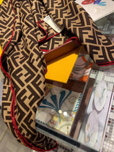 Load image into Gallery viewer, CLTH005 140x140cm