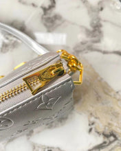 Load image into Gallery viewer, LB689 Coussin BB / 8.3 x 6.3 x 2.8 inches