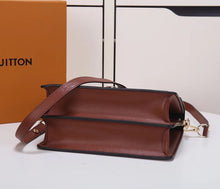 Load image into Gallery viewer, LB118 Small 7.9x5.9x3.5inch Medium 9.8x6.7x4.1inch