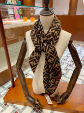 Load image into Gallery viewer, CLTH005 140x140cm