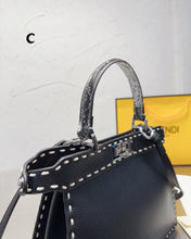 Load image into Gallery viewer, FF147 Peekaboo ISeeU Small / 10.6x8.3x4.3inch