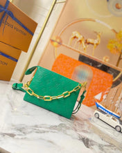 Load image into Gallery viewer, LB689 Coussin BB / 8.3 x 6.3 x 2.8 inches