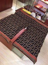 Load image into Gallery viewer, CLTH002 140x140cm 95%Wool,5%Silk