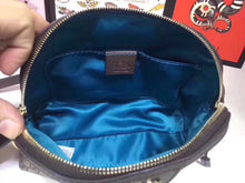 Load image into Gallery viewer, GC082 9.25x7.48x3.15