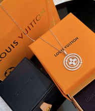 Load image into Gallery viewer, JW567 LB Sweater Necklace