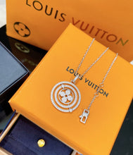 Load image into Gallery viewer, JW567 LB Sweater Necklace