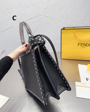 Load image into Gallery viewer, FF147 Peekaboo ISeeU Small / 10.6x8.3x4.3inch