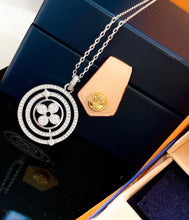 Load image into Gallery viewer, JW567 LB Sweater Necklace