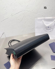 Load image into Gallery viewer, PD185 Leather Tote Bag / 14.9x2x14inch