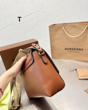 Load image into Gallery viewer, BUR100 Leather and Vintage Check Note Crossbody Bag / 9.8 x 3.3 x 7.1in