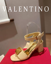 Load image into Gallery viewer, SE907 VLTN ONE STUD CALFSKIN SANDAL 65 MM / 2.5 IN.