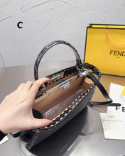 Load image into Gallery viewer, FF147 Peekaboo ISeeU Small / 10.6x8.3x4.3inch