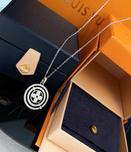 Load image into Gallery viewer, JW567 LB Sweater Necklace