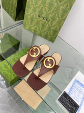 Load image into Gallery viewer, SE1033 Women's Gucci Blondie thong sandal / Size5-11