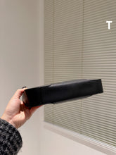 Load image into Gallery viewer, BUR106 Hobo Bag / 11x5.9inch