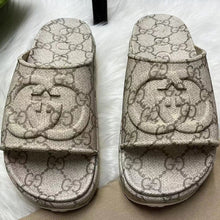 Load image into Gallery viewer, SE1038 Women's slide sandal with Interlocking G / Size5-10