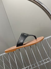 Load image into Gallery viewer, SE988 CELINE TRIOMPHE FLAT THONG in CALFSKIN