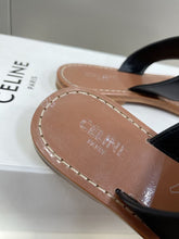 Load image into Gallery viewer, SE988 CELINE TRIOMPHE FLAT THONG in CALFSKIN