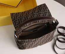 Load image into Gallery viewer, FF164 Vintage Handbag / 11.4x8.3x4.7inch