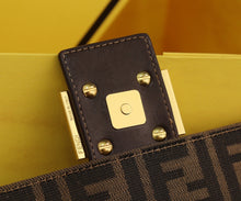 Load image into Gallery viewer, FF165 Vintage Handbag / 11.4x8.3x4.7inch