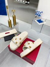 Load image into Gallery viewer, SE860 VLTN ROMAN STUD FLATFORM SLIDE SANDAL IN QUILTED NAPPA / Size5-9