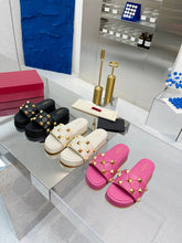 Load image into Gallery viewer, SE860 VLTN ROMAN STUD FLATFORM SLIDE SANDAL IN QUILTED NAPPA / Size5-9