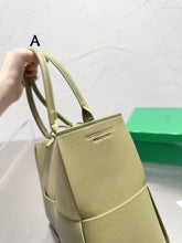 Load image into Gallery viewer, BV043 Mini Arco Tote Bag / 9.8x6.3x3.1inch