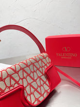 Load image into Gallery viewer, VLTN074 SMALL LA PETITE DEUXIEME SHOULDER BAG / W10xH5.5x2.4 in