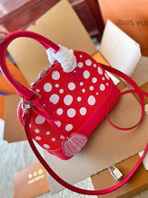 Load image into Gallery viewer, LB750 LV x YK Alma BB / 9.3 x 6.9 x 4.5 inches