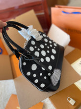 Load image into Gallery viewer, LB750 LV x YK Alma BB / 9.3 x 6.9 x 4.5 inches