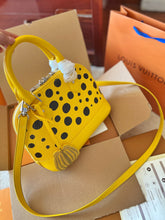 Load image into Gallery viewer, LB750 LV x YK Alma BB / 9.3 x 6.9 x 4.5 inches