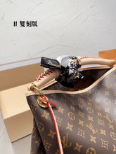 Load image into Gallery viewer, LB751 Artsy MM / 16.1 x 12.6 x 8.7 inches