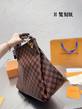 Load image into Gallery viewer, LB752 Artsy MM / 16.1 x 12.6 x 8.7 inches