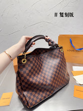 Load image into Gallery viewer, LB752 Artsy MM / 16.1 x 12.6 x 8.7 inches