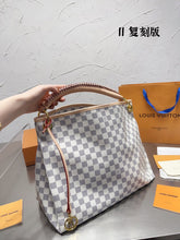 Load image into Gallery viewer, LB753 Artsy MM / 16.1 x 12.6 x 8.7 inches