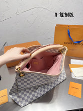 Load image into Gallery viewer, LB753 Artsy MM / 16.1 x 12.6 x 8.7 inches