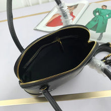 Load image into Gallery viewer, BCG036 Ville Small Handbag in black small grain calfskin