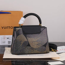 Load image into Gallery viewer, LB780 Capucines BB / 10.6 x 7.1 x 3.5 inches