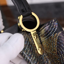 Load image into Gallery viewer, LB780 Capucines BB / 10.6 x 7.1 x 3.5 inches